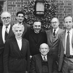 Speakers at the 1951 “Iconoclasm” Byzantine symposium, left to right: André Grabar, Sirarpie Der Nersessian, Paul Alexander, Francis Dvornik, Albert M. Friend Jr. (seated), Milton Anastos, and Gerhart Ladner. 
