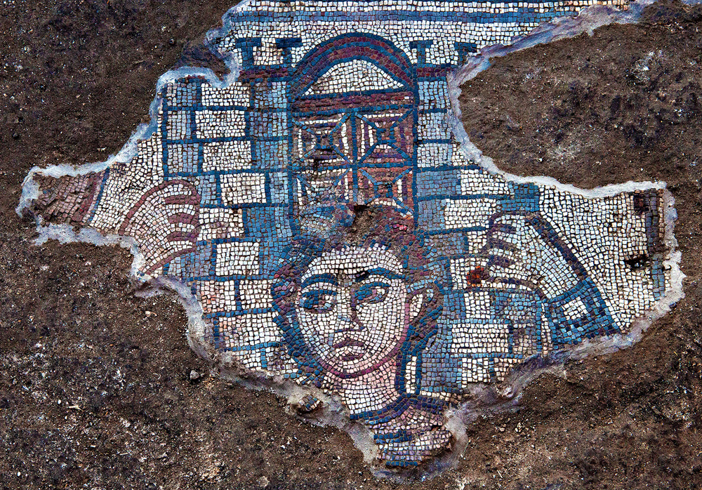Fig. 2: Mosaic showing Samson carrying the gate of Gaza on his shoulders (Magness 2013–2014)