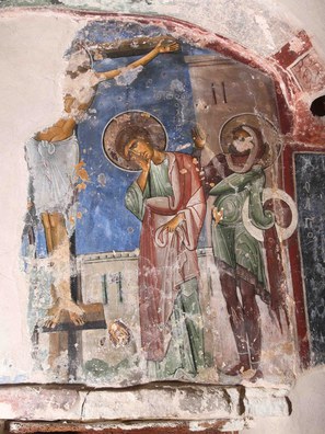 Fig. 4: Scene of the Crucifixion on the south wall of the Cell, painted over a thin layer of lead white applied as an intermediate layer to mask a preexisting painting.