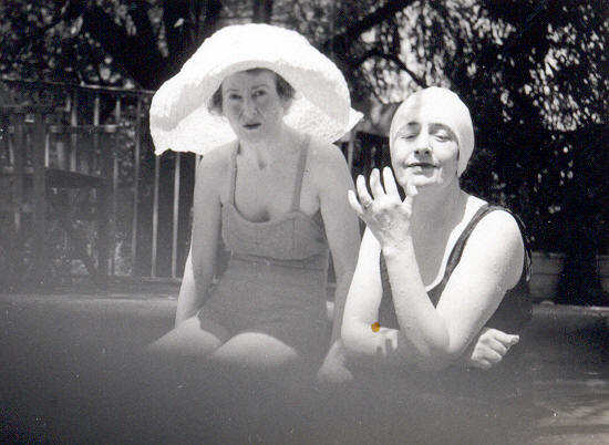 Mildred Bliss and Friend at the Dumbarton Oaks Swimming Pool. Archives, AR.PH.Misc.027, Dumbarton Oaks Research Library and Collection.