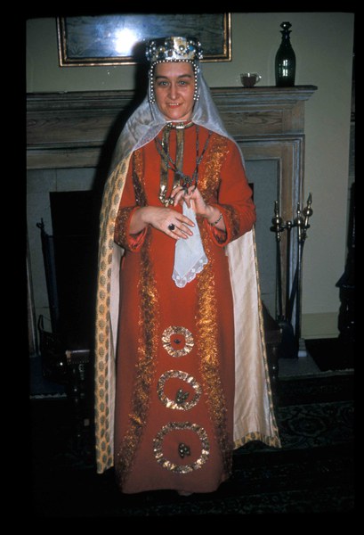 Gordana Babić as a Serbian Princess. Archives, AR.PH.Misc.225, Dumbarton Oaks Research Library and Collection.