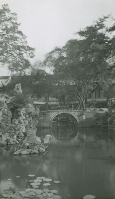 Florence Lee Powell photographs and writings on Chinese gardens, 1926–1943