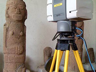 Fig. 4: 3D Scanning equipment at work at the Museo Arqueológico Gregorio Aguilar Barea.