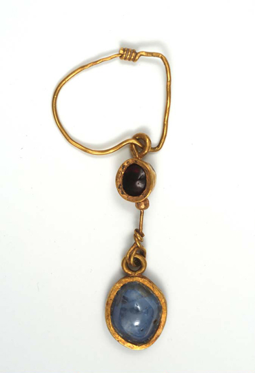BZ.1928.8–17, Jewelry
