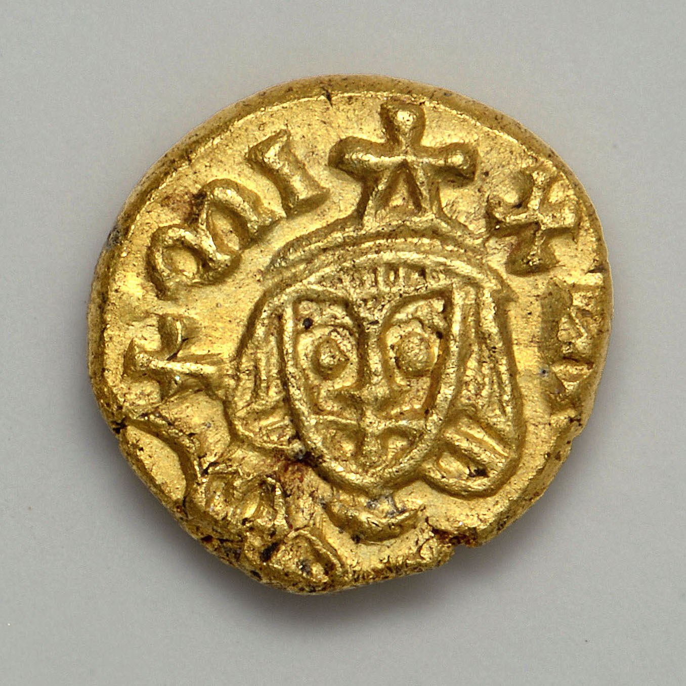 Золото 2 краткое содержание. Толстой византийские монеты. Монеты Вотердип. Манетка в 820 год какой был.