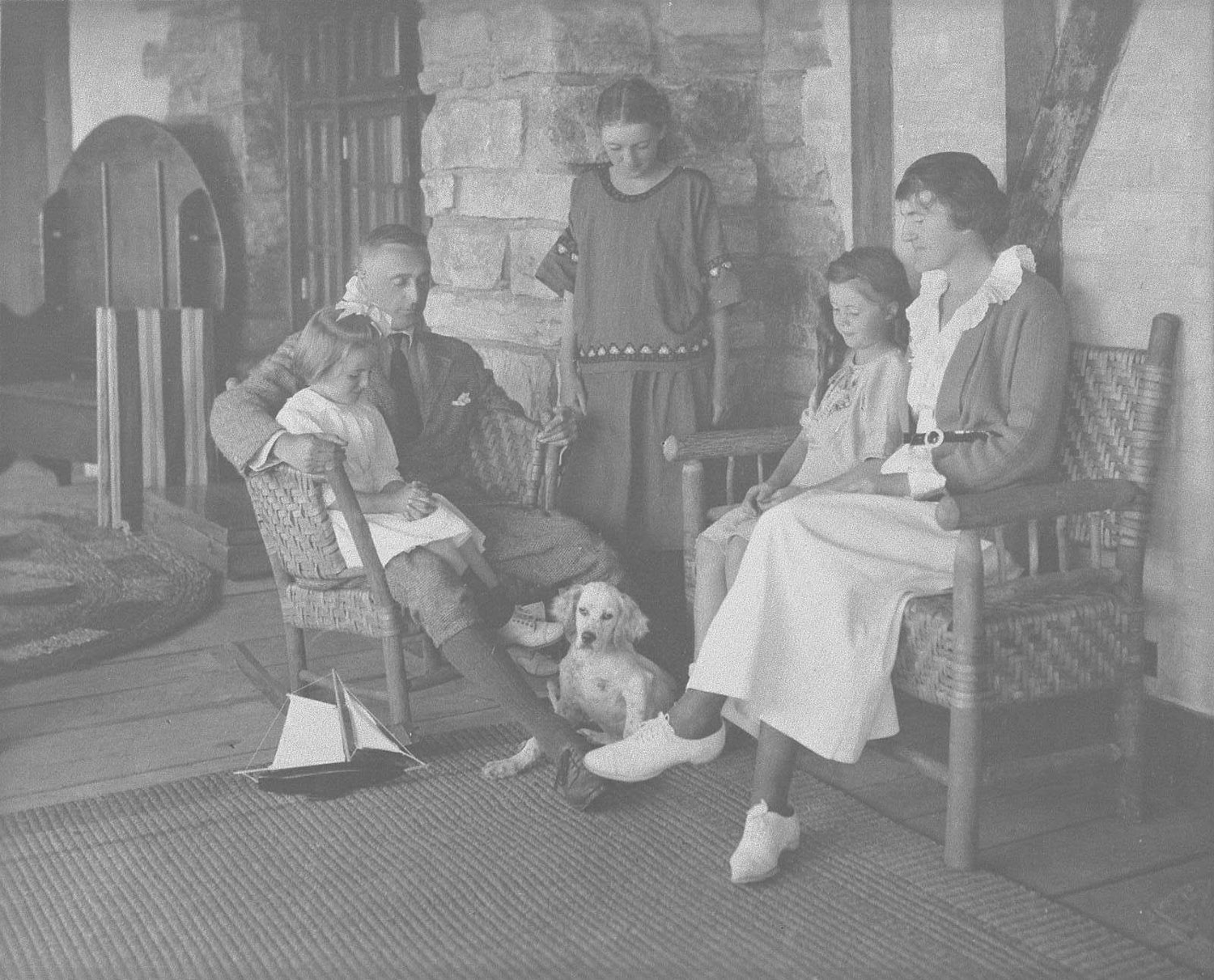 George and Louise Myers with their daughters, Watch Hill, RI, ca. 1920. Photograph courtesy of the Textile Museum and the George Washington University Museum. 