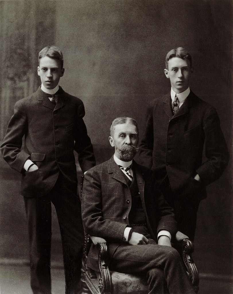 Duncan Phillips (left) with his father, Major Duncan Clinch Phillips, and brother, James, ca. 1900. Photograph courtesy the Phillips Collection.