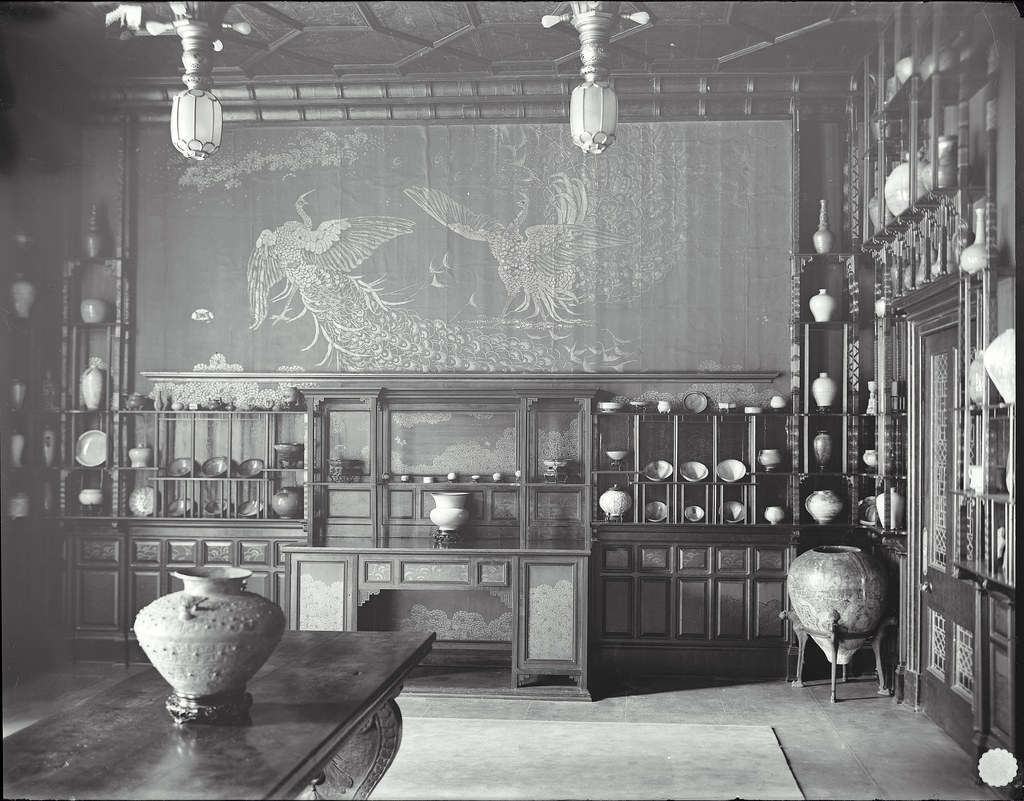 George R. Swain, Photograph of Peacock Room in Charles Lang Freer’s Detroit house, 1908. Charles Lang Freer Papers. Freer Gallery of Art and Arthur M. Sackler Gallery Archives, Smithsonian Institution, Washington, D.C., FSA A.01 12.02.3.3GN.01.