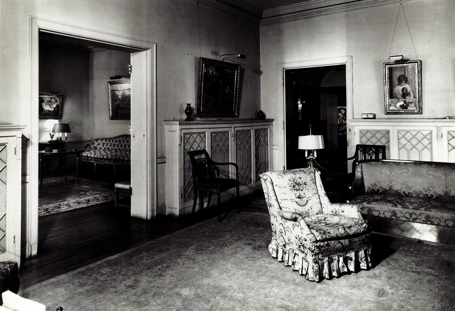 Front parlor of the Phillips Gallery, 1931. Photograph courtesy of the Phillips Collection.