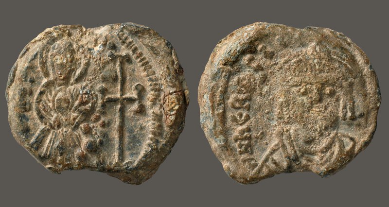 Heraclius, shown alone at the beginning of his reign, issued 610–13 (BZS.1958.106.523)